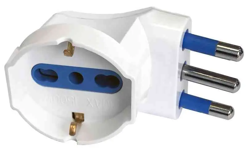 Adattatore a 3 vie 10A bianco con blister